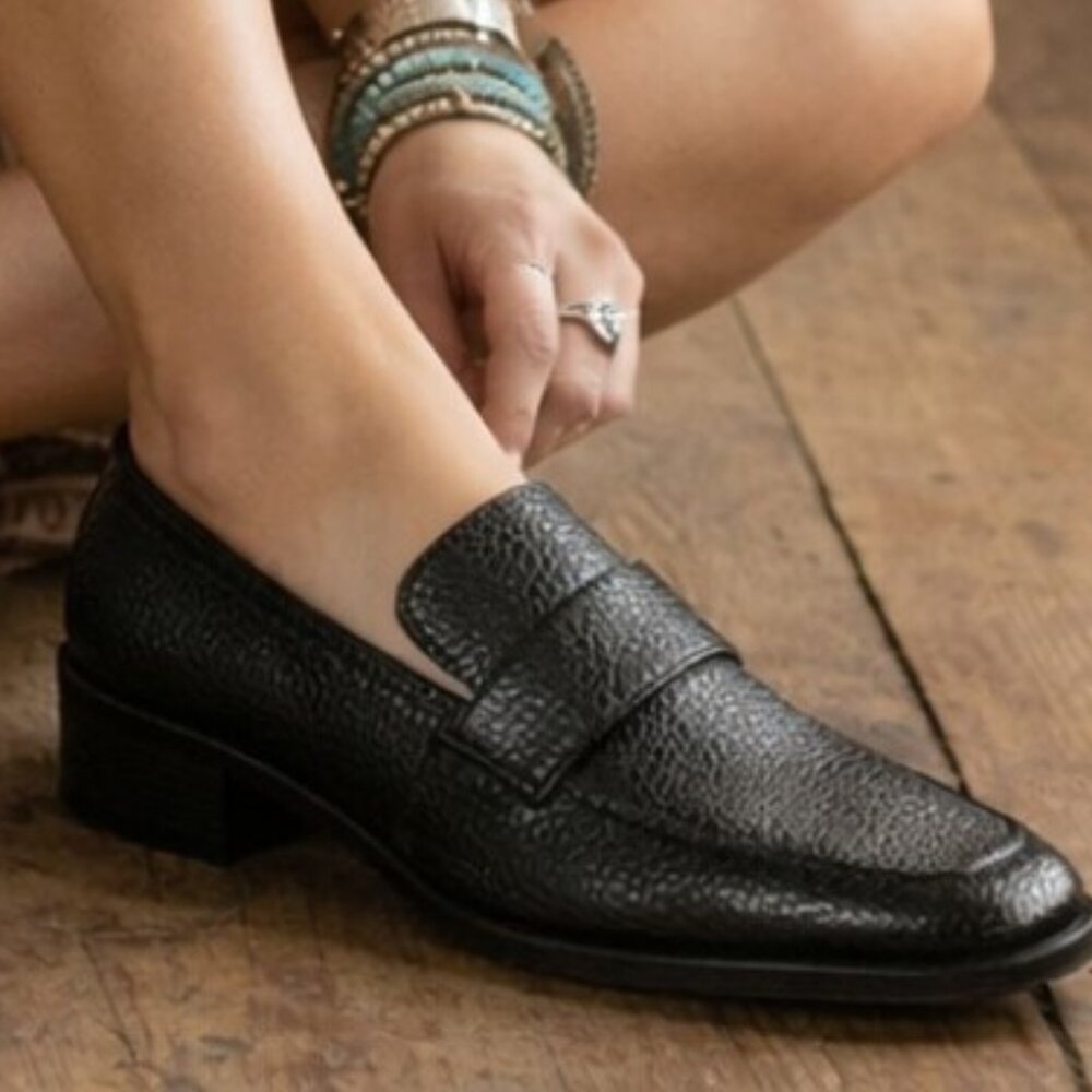 Vionic Black Textured Leather Loafers